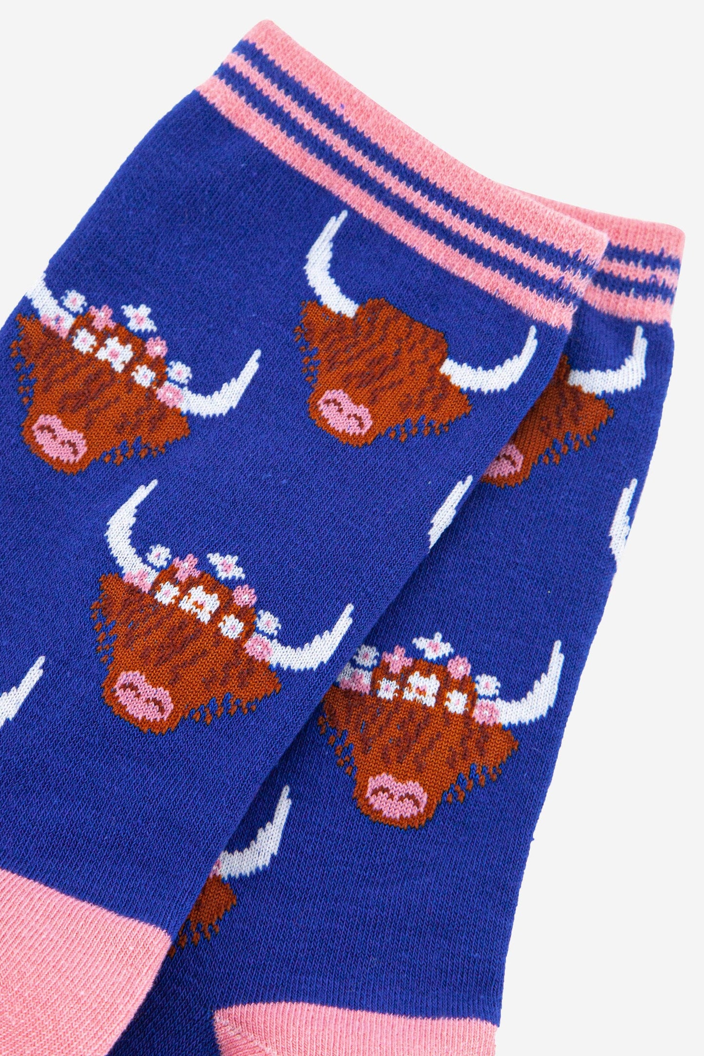 Women's Highland Cow With Floral Crown Bamboo Socks in Blue: UK 3-7 | EU 36-40