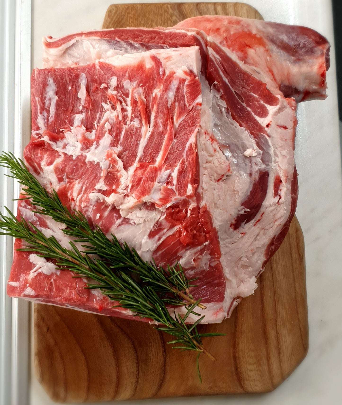2.5kg Free Range Bone in Lamb Shoulder Joint